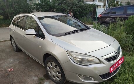 Opel Astra J, 2012 год, 800 000 рублей, 2 фотография