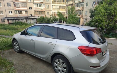 Opel Astra J, 2012 год, 800 000 рублей, 4 фотография