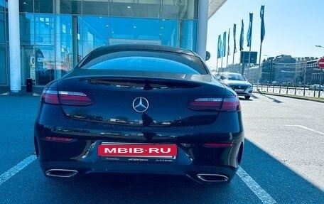 Mercedes-Benz E-Класс, 2018 год, 5 900 000 рублей, 4 фотография