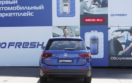 Volkswagen Tiguan II, 2018 год, 2 625 000 рублей, 4 фотография
