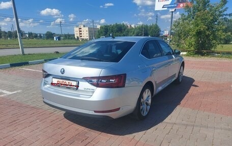 Skoda Superb III рестайлинг, 2017 год, 2 600 000 рублей, 3 фотография