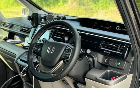 Honda Stepwgn IV, 2017 год, 1 870 000 рублей, 6 фотография