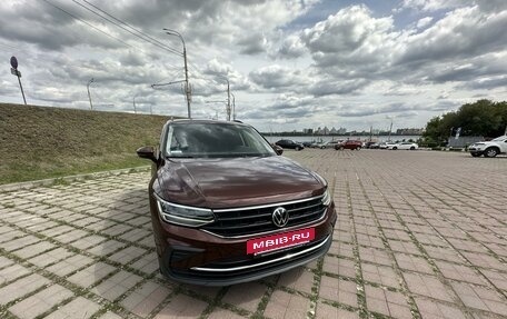 Volkswagen Tiguan II, 2021 год, 3 199 000 рублей, 3 фотография