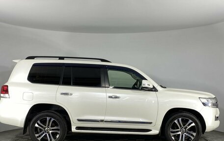 Toyota Land Cruiser 200, 2016 год, 6 195 000 рублей, 4 фотография