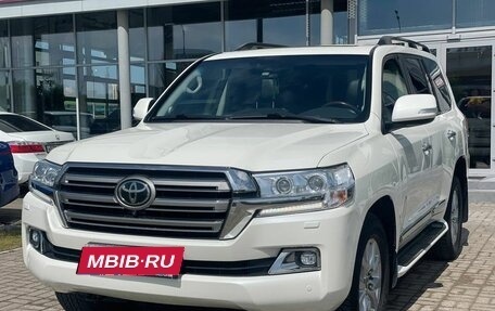 Toyota Land Cruiser 200, 2020 год, 10 450 000 рублей, 2 фотография