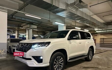 Toyota Land Cruiser Prado 150 рестайлинг 2, 2020 год, 7 600 000 рублей, 4 фотография