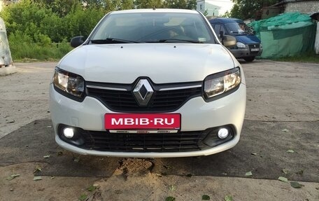 Renault Logan II, 2017 год, 700 000 рублей, 1 фотография