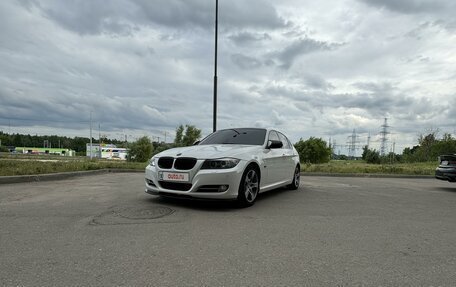 BMW 3 серия, 2011 год, 1 500 000 рублей, 3 фотография