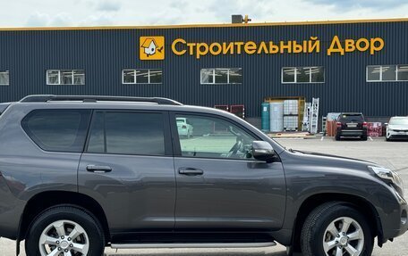 Toyota Land Cruiser Prado 150 рестайлинг 2, 2015 год, 3 749 000 рублей, 5 фотография