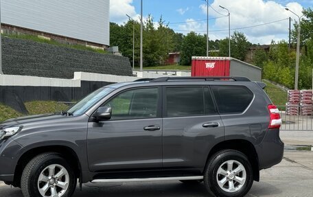 Toyota Land Cruiser Prado 150 рестайлинг 2, 2015 год, 3 749 000 рублей, 9 фотография