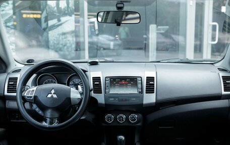 Mitsubishi Outlander III рестайлинг 3, 2011 год, 1 770 000 рублей, 13 фотография