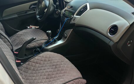 Chevrolet Cruze II, 2014 год, 950 000 рублей, 6 фотография