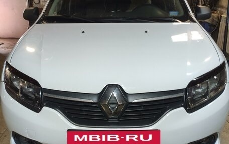 Renault Logan II, 2017 год, 700 000 рублей, 2 фотография