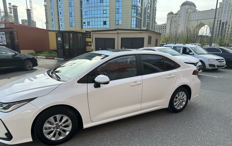 Toyota Corolla, 2022 год, 2 380 000 рублей, 3 фотография