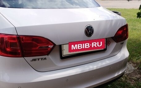 Volkswagen Jetta VI, 2013 год, 1 065 000 рублей, 5 фотография