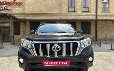 Toyota Land Cruiser Prado 150 рестайлинг 2, 2015 год, 3 750 000 рублей, 2 фотография