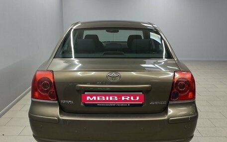 Toyota Avensis III рестайлинг, 2005 год, 815 000 рублей, 4 фотография