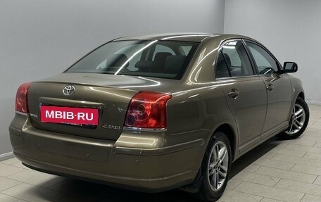 Toyota Avensis III рестайлинг, 2005 год, 815 000 рублей, 3 фотография