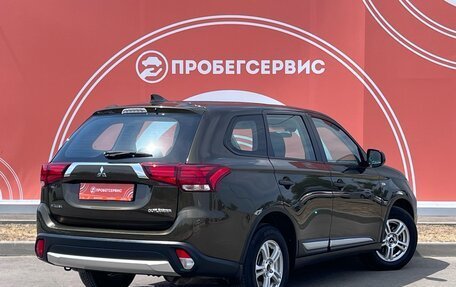 Mitsubishi Outlander III рестайлинг 3, 2018 год, 2 149 000 рублей, 5 фотография