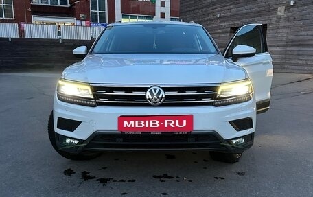 Volkswagen Tiguan II, 2017 год, 3 375 000 рублей, 3 фотография