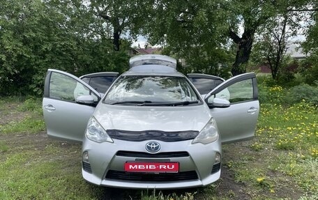 Toyota Aqua I, 2013 год, 900 000 рублей, 1 фотография