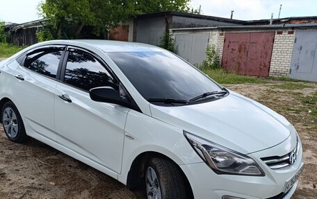 Hyundai Solaris II рестайлинг, 2016 год, 690 000 рублей, 1 фотография