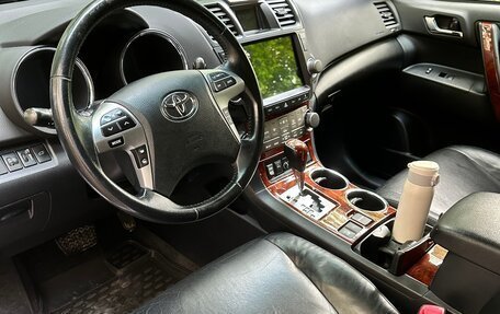 Toyota Highlander III, 2012 год, 2 370 000 рублей, 12 фотография