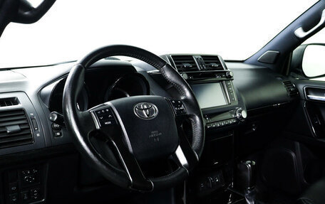 Toyota Land Cruiser Prado 150 рестайлинг 2, 2014 год, 3 947 000 рублей, 13 фотография