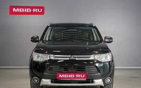 Mitsubishi Outlander III рестайлинг 3, 2014 год, 1 795 000 рублей, 7 фотография