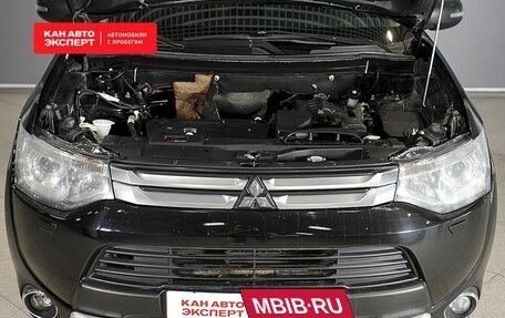 Mitsubishi Outlander III рестайлинг 3, 2014 год, 1 795 000 рублей, 9 фотография