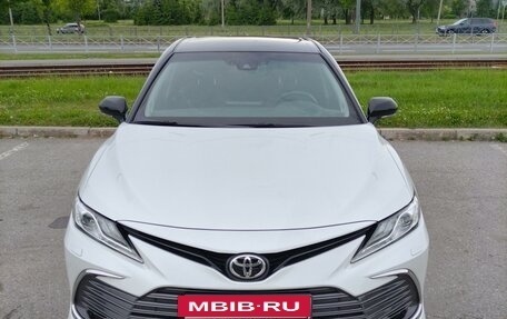 Toyota Camry, 2021 год, 3 749 000 рублей, 3 фотография