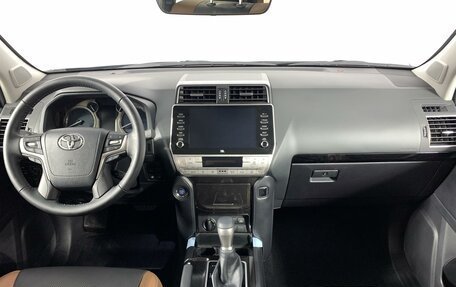 Toyota Land Cruiser Prado 150 рестайлинг 2, 2023 год, 12 690 000 рублей, 13 фотография