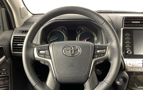 Toyota Land Cruiser Prado 150 рестайлинг 2, 2023 год, 12 690 000 рублей, 21 фотография