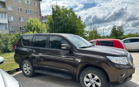 Toyota Land Cruiser Prado 150 рестайлинг 2, 2018 год, 4 100 000 рублей, 3 фотография