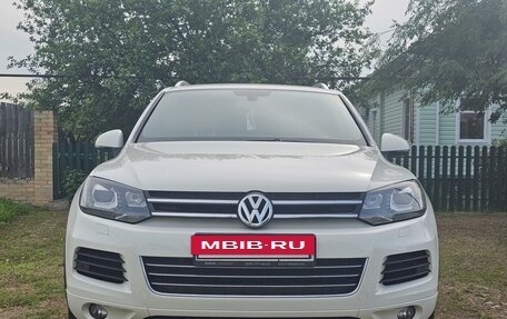 Volkswagen Touareg III, 2011 год, 2 050 000 рублей, 2 фотография