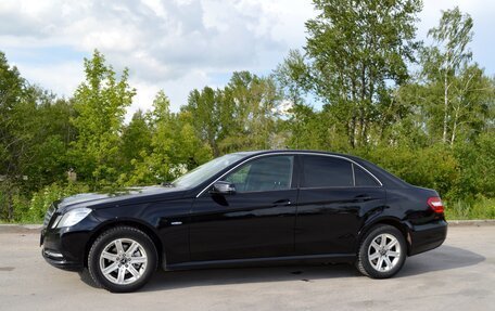 Mercedes-Benz E-Класс, 2011 год, 1 300 000 рублей, 4 фотография