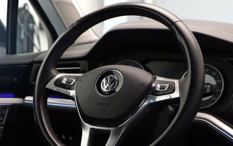 Volkswagen Touareg III, 2019 год, 5 499 000 рублей, 15 фотография