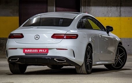 Mercedes-Benz E-Класс, 2019 год, 5 500 000 рублей, 4 фотография