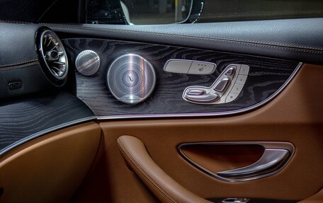 Mercedes-Benz E-Класс, 2019 год, 5 500 000 рублей, 19 фотография