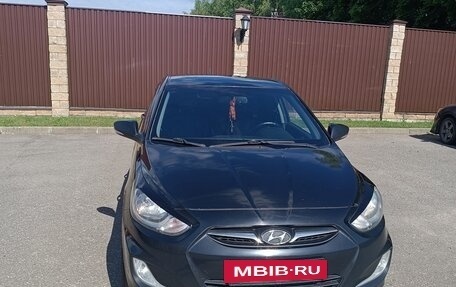 Hyundai Solaris II рестайлинг, 2012 год, 810 000 рублей, 2 фотография