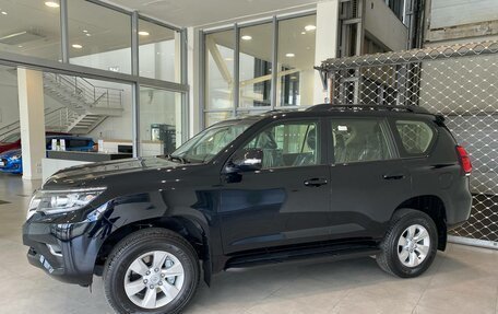 Toyota Land Cruiser Prado 150 рестайлинг 2, 2023 год, 8 655 000 рублей, 6 фотография