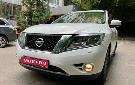 Nissan Pathfinder, 2015 год, 2 290 000 рублей, 2 фотография