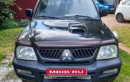 Mitsubishi L200 III рестайлинг, 2006 год, 900 000 рублей, 2 фотография