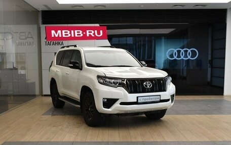 Toyota Land Cruiser Prado 150 рестайлинг 2, 2021 год, 7 599 000 рублей, 3 фотография