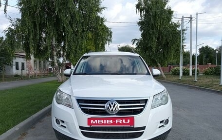 Volkswagen Tiguan I, 2011 год, 1 060 000 рублей, 2 фотография