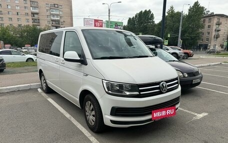 Volkswagen Caravelle T6 рестайлинг, 2016 год, 2 850 000 рублей, 2 фотография