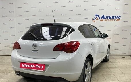 Opel Astra J, 2010 год, 700 000 рублей, 3 фотография