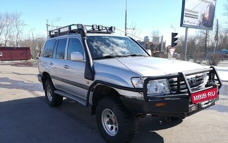 Toyota Land Cruiser 100 рестайлинг 2, 2005 год, 5 700 000 рублей, 3 фотография