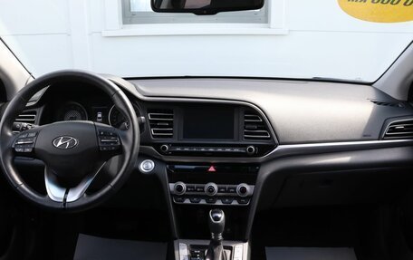 Hyundai Elantra VI рестайлинг, 2019 год, 1 899 000 рублей, 11 фотография