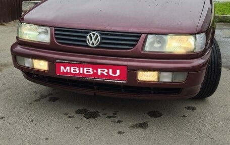 Volkswagen Passat B4, 1996 год, 280 000 рублей, 1 фотография